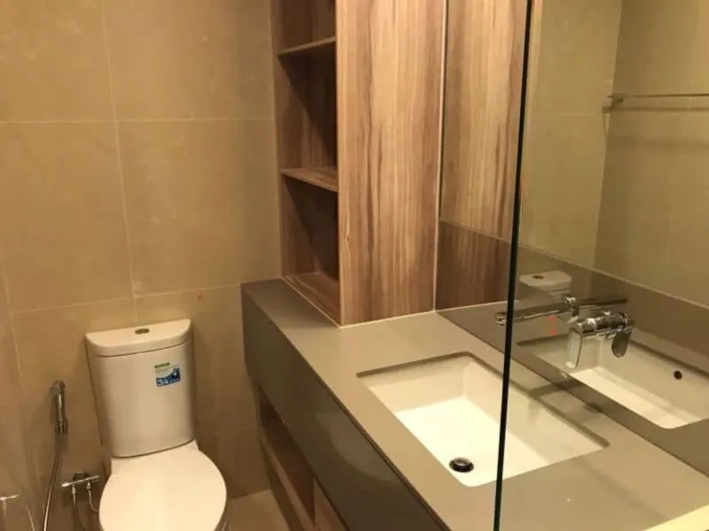 For sale, for rent!! Condo The Es Asoke, brand new room, good location for investment, easy to rent out, hurry up and book now!!