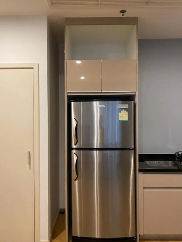 Condo for rent 39 by Sansiri, very big room, fully furnished, bathtub, washing machine The location is very easy to travel, don't miss it.