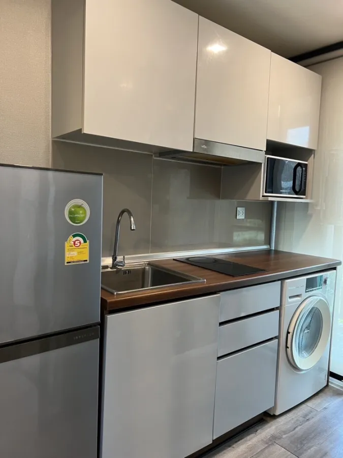 Condo for rent, Modiz Ratchada 32, the room is partitioned. Comes with complete electrical appliances You can't reserve it anymore.