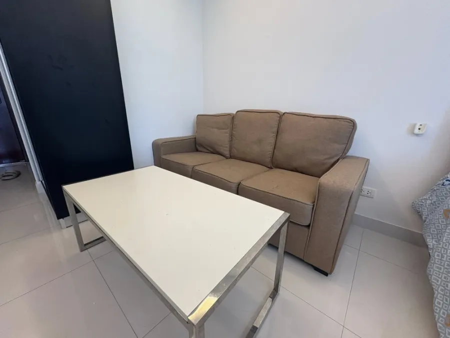 For rent: Club Royal Wongamat (North Pattaya), studio room 25 sq m., fully furnished, just bring your own furniture and move in.