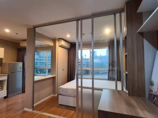 For rent Lumpini Park Rama 9-Ratchada. Built-in furniture complete facilities Book now
