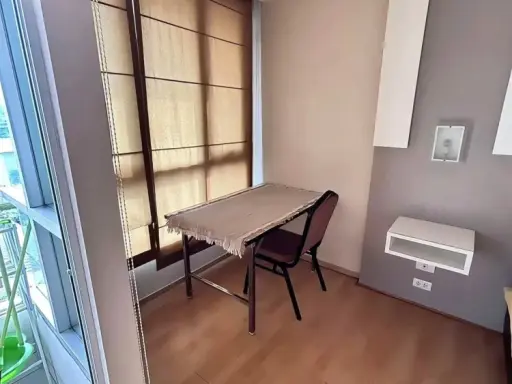 For rent: The Inspire Place ABAC Rama 9, a nice room on the 6th floor in a great location with convenient transportation. Book now!