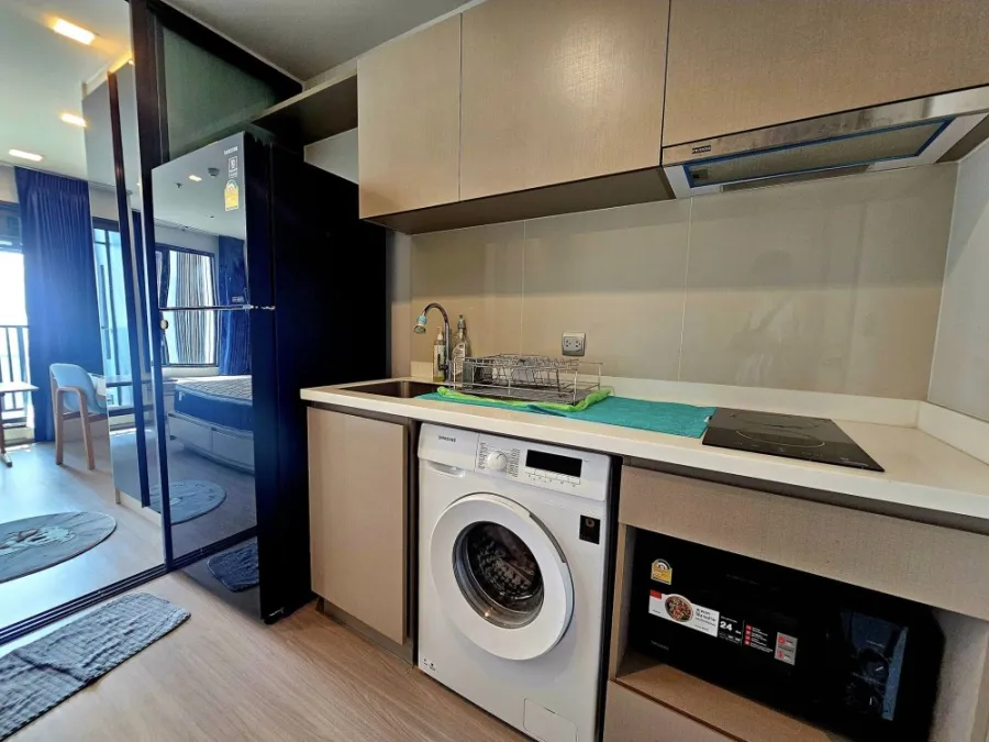 For rent, Life Ladprao, decorated in a minimal style, extremely livable, 44th floor, has a great view of the city. Good like this, don't miss it.