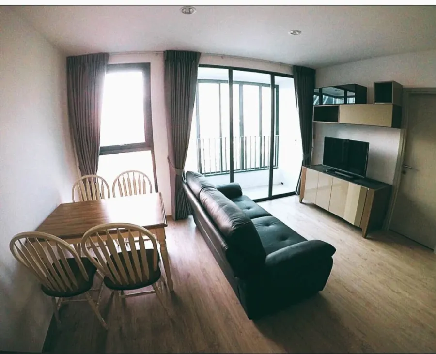 Condo for rent: IDEO Q Chula-Samyan. Spacious and comfortable unit with ample living space and complete amenities. Book now!