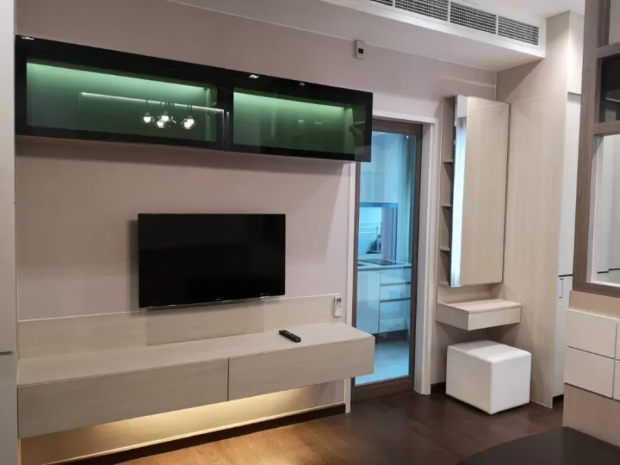 ขาย Q Asoke ชั้น 10 วิวสระว่ายน้ำ พร้อมเฟอร์ฯ build-in ทั้งหมด ห้องสะอาดมาก สนใจจองเลยจ้า
