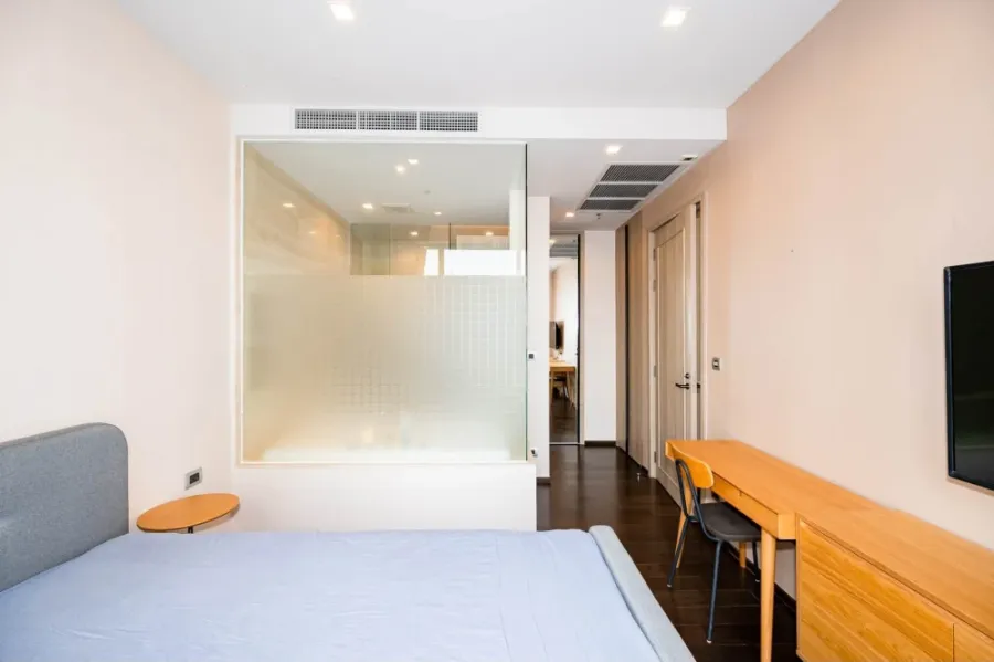 For rent: The XXXIX Sukhumvit 39, 2 bedrooms, spacious living area, fully furnished. Book now!