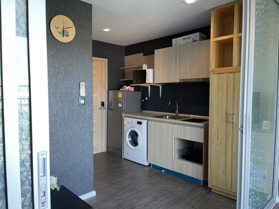For rent urgently!! Condo Ozone by Tropicana, good location, convenient transportation, near the source of food, book now!!