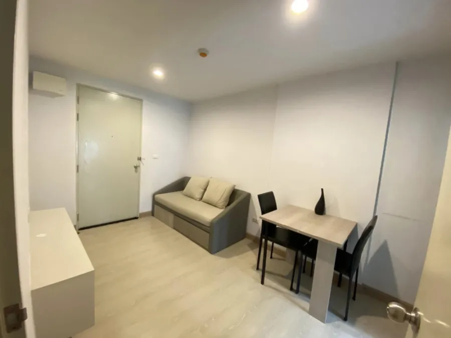 For sale: The Kit Plus Sukhumvit 113, 5th floor, Building B, comes with complete decorations. Interested? Hurry and reserve now. Don't wait.