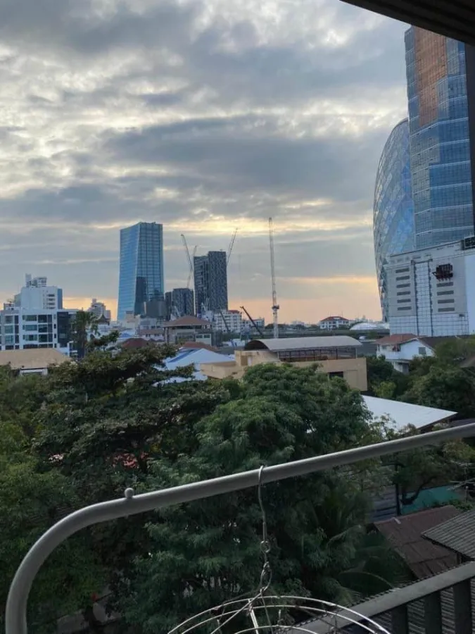 ขาย เช่า คอนโด SAVVI พหล-อารีย์ ชั้น 6 ห้องมุม เป็นส่วนตัวมาก มาพร้อมเฟอร์นิเจอร์อย่างดี ห้ามพลาด