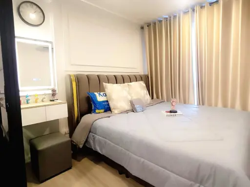 For rent: Regent Home Bangna. Nicely decorated room with separate areas for privacy. Amazing price! Book today! Don't wait!