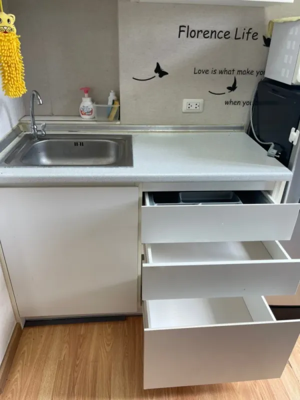 ขาย ให้เช่า The Trust Residence Pinklao ห้องน่าอยู่ ติดวอลเปเปอร์อย่างดี มาพร้อมเฟอร์ครบครัน จองเลย