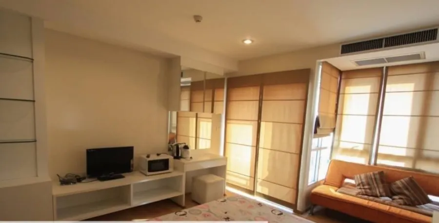 For sale: Inspire Place ABAC Rama 9 with furniture. Ready to move in immediately. Friendly price, book now.