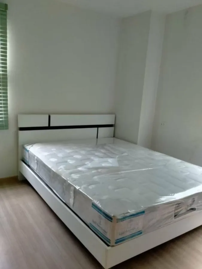 For sale, B.Loft Sukhumvit 109, 4th floor, fully furnished room, ready to move in, plus the price says it's the best. Book now.