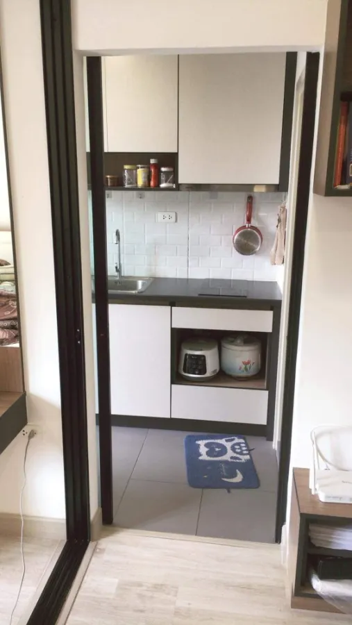 For sale: The One Plus Grand Ramkhamhaeng. The room is separated into sections. Complete set of furniture Don't just look, hurry and reserve now.
