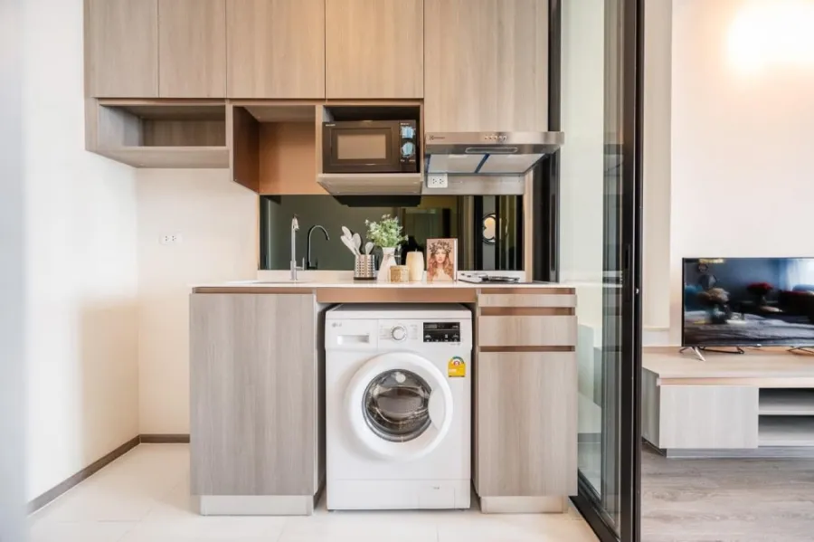 For rent, Knightsbridge Prime Onnut, 29th floor, river view, fully furnished room, luxurious, very livable, say you don't miss it.