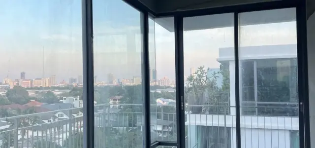 ขาย พรอม พหลโยธิน 2 ห้องเปล่า ชั้นบนสุด ห้องใหญ่มาก วิวเมืองสุดปัง สนใจจองเลย ห้ามพลาด images