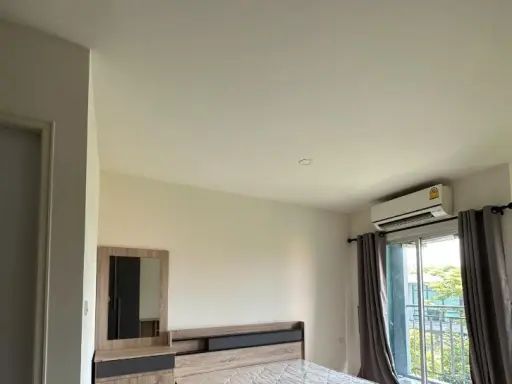 Condo for rent, Lumpini Chaengwattana 10, furnished + appliances, ready to use electricity, open room, not hot, hurry and reserve it now.