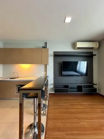 For sale: Vantage Ratchavipa, 23rd floor, high floor, beautiful city view, north side, no sun, cool all day, hurry and reserve now.