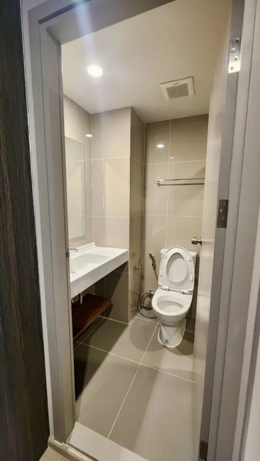 For rent/sale Condo IDEO Ratchada-Sutthisan, 21st floor, room facing north, room is a single corridor, very private, buy now.