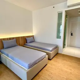 Rent condo Triple Y Residence