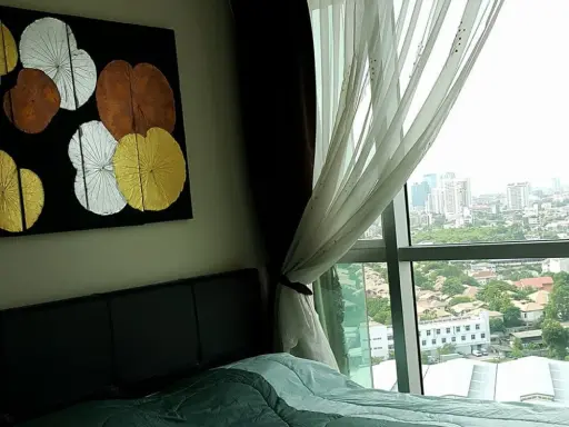 Condo for rent, Le Luxe condominium, high floor, fully furnished, ready to move in. Can't miss it