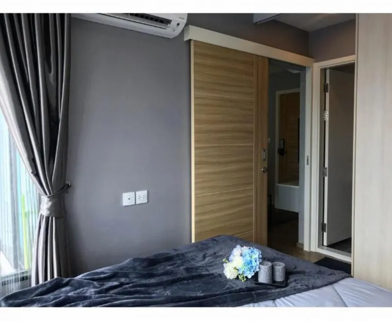 Urgent sale, Notting hill pahol kaset, new room, luxurious decoration, soft double bed, focus on sleeping comfortably. If interested, hurry up.