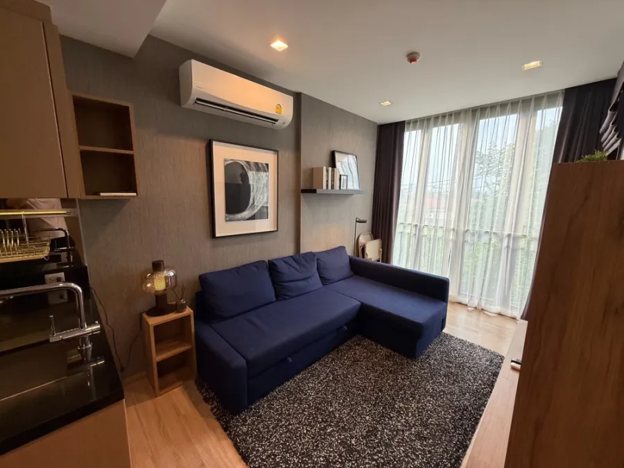 ให้เช่า Kawa Haus ห้องมุมเป็นส่วนตัว ความสูงของชั้นกำลังดี เฟอร์นิเจอร์และเครื่องใช้ไฟฟ้าครบ มีที่เก็บของเยอะ แบบนี้ต้องจอง