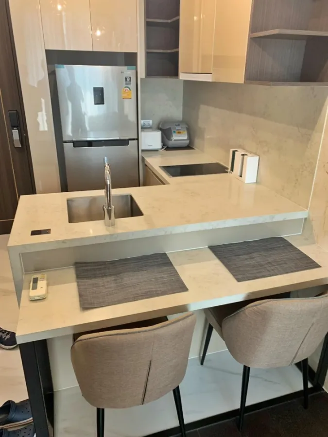Condo for sale urgently, Laviq Condo Sukhumvit 57, beautifully decorated room with good built-ins, hurry and reserve it.