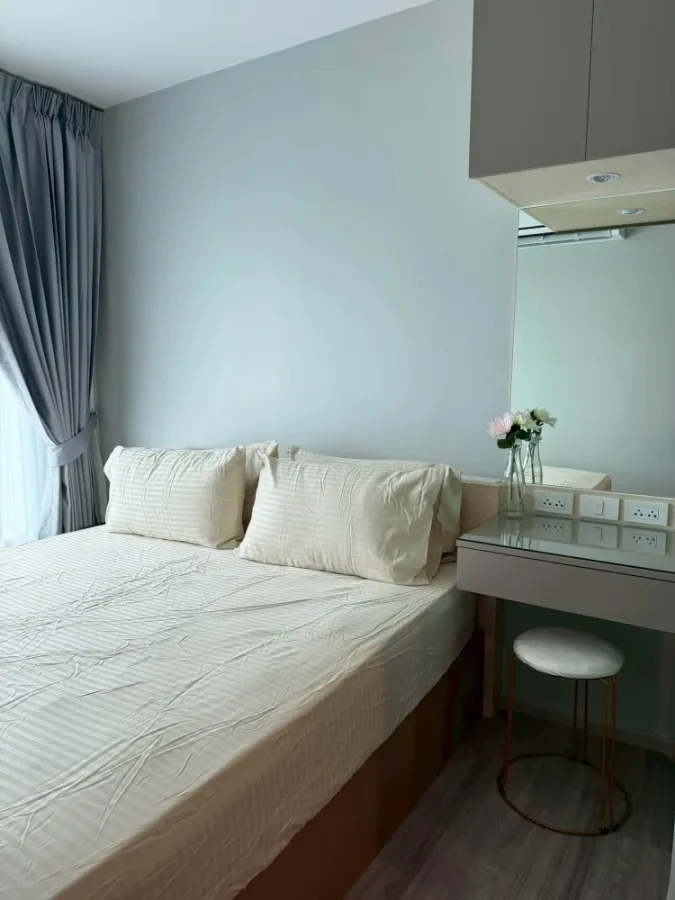 For rent: Regent Home Bangna, 21st floor, stunning city view from the top floor. Fully furnished with appliances. Book now, don't wait!