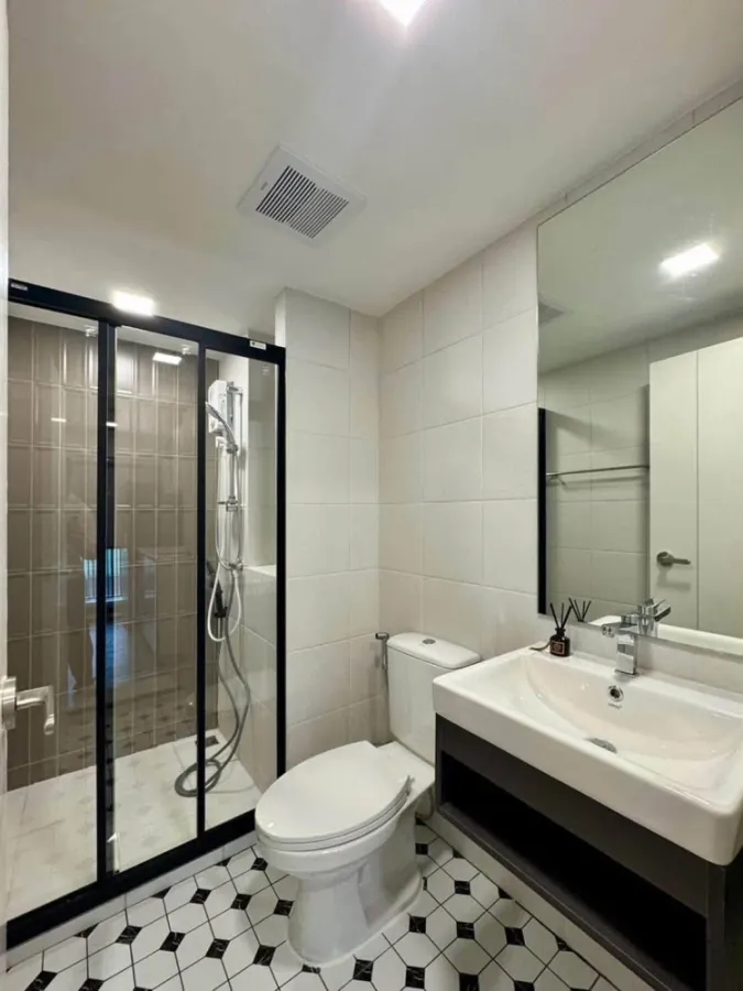 For rent: Kave Wonderland 1-bedroom apartment. Minimalist style decor, fully furnished, great location. Book now!