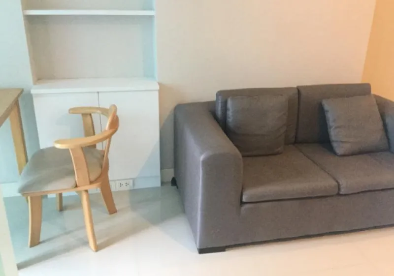 For rent Wish at Samyan, floor, beautiful clear view, has a comfortable sitting corner. Ready for a soft sofa to wait. Don't be slow.