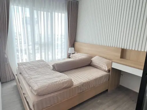 For rent: Regent Home Bangna, 25th floor, privately partitioned unit with city view of Pak Nam, unobstructed view. Book now before it's too late!