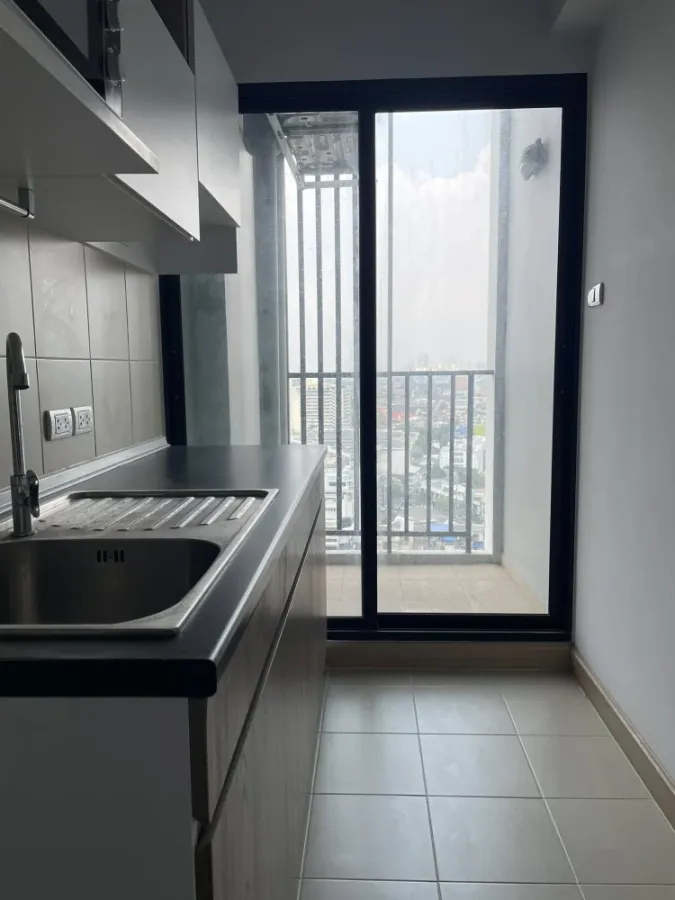 ให้เช่าSupalai Loft Prajadhipok-Wongwian Yaiวิวสวย ถึงสวยมาก วิววัดพระแก้วและ Icon Siam ห้องมุม ชั้น 18 มาจองเลย