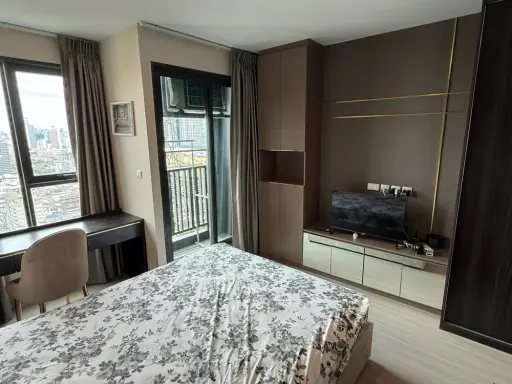 For rent: Life Ladprao, 1 bedroom, 1 bathroom, fully furnished and equipped, just bring your bags and move in!