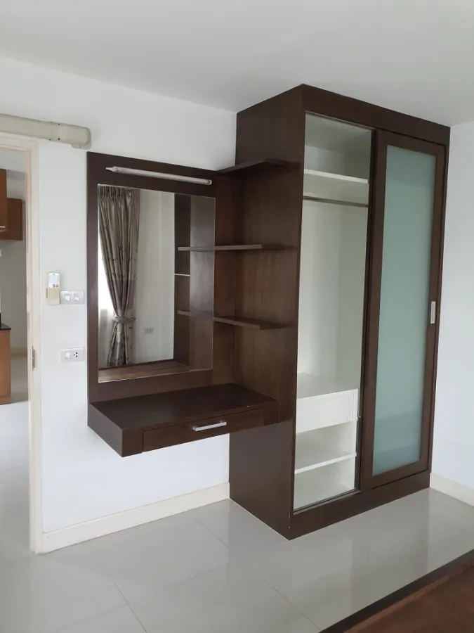 ให้เช่า เดอะกรีน คอนโดมิเนียม ห้องใหญ่ พร้อมเฟอร์นิเจอร์ Buit-In มาในราคาเบาๆ สบายกระเป๋า จองเลย