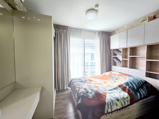 For rent A Space ME Sukhumvit 77, built-in room with wallpaper. The whole room is very good. Don't delay, reserve now.