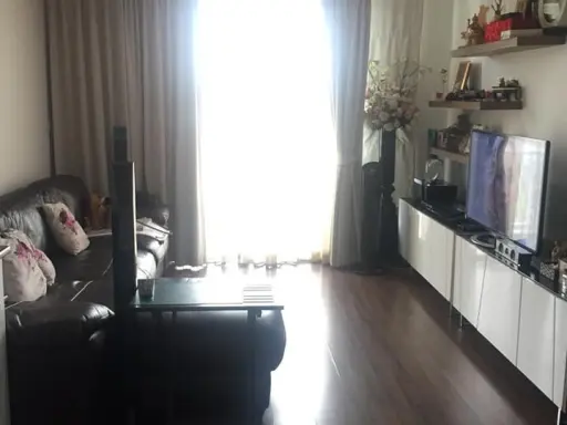 For rent, D 65 condominium, 2 bedrooms, large leather sofa, very comfortable sitting. You can reserve first. You can stay first.