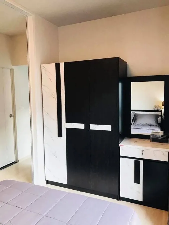 For rent: UNIO Ramkhamhaeng - Serithai, 7th floor unit, fully furnished with appliances. Book now!
