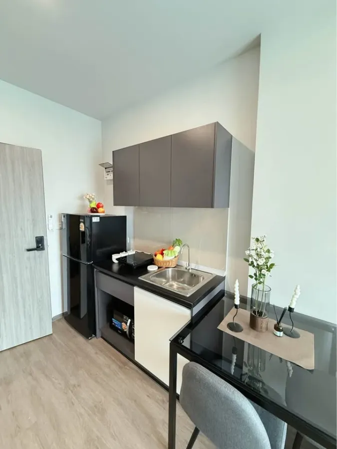 For rent Rich Point @ BTS Wutthakat, 8th floor, beautiful swimming pool view, complete furniture + electrical appliances, ready to move in!