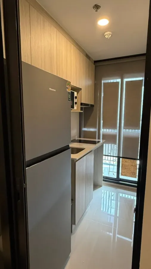 Condo for rent: Origin Plug & Play Bangkunnon Tripple Station, 12A floor, southwest facing. Pets allowed. Away from the elevator and garbage room. Boo