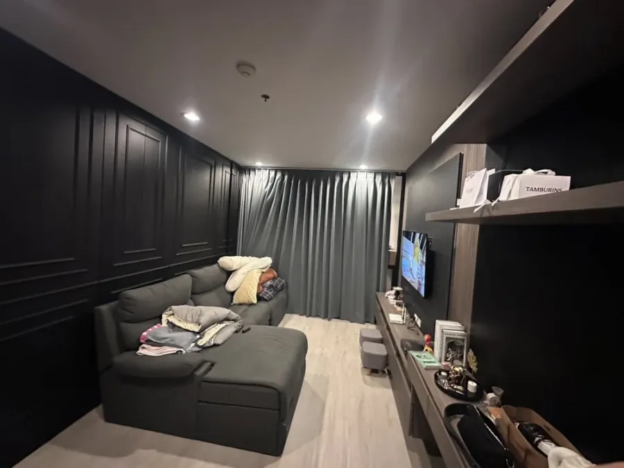 For rent: The Address Siam, 8th floor, large 2-bedroom, 2-bathroom unit with locked parking space. Don't miss out!