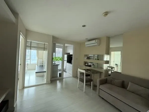 ขายคอนโด The Bangkok Sathorn-Taksin ห้องพร้อมอยู่ พื้นที่ใช้สอยเยอะ ราคาอย่างโดน รีบมาเป็นเจ้าของได้แล้ววันนี้
