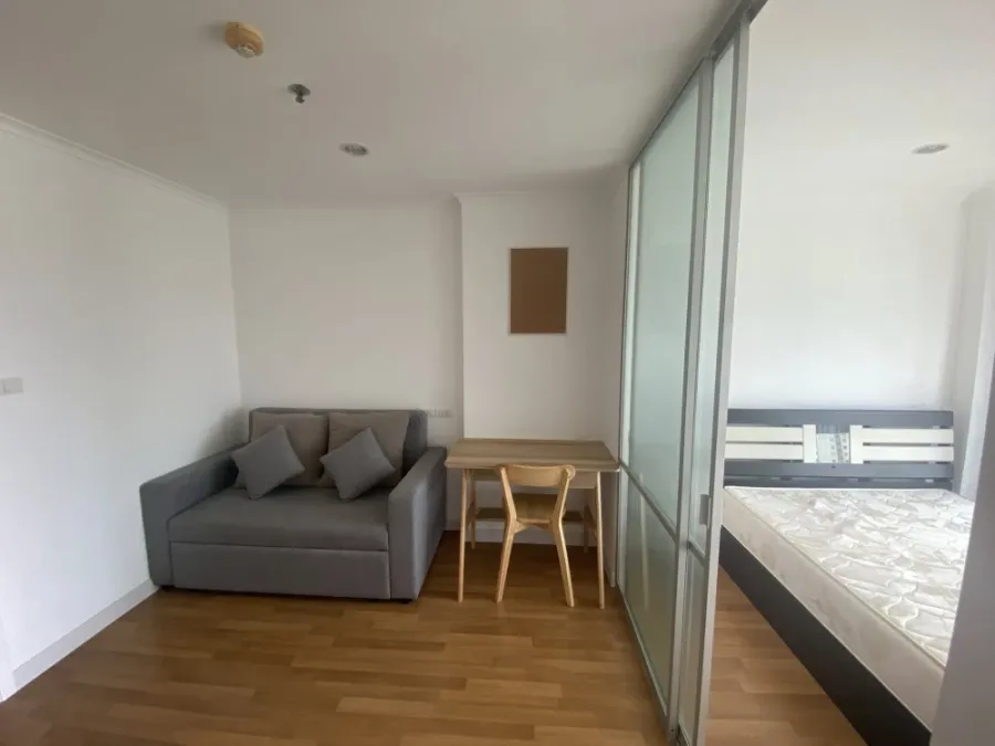 For rent: Lumpini Place Ratchayothin, nice room, good location, fully furnished, view of Chang Building, don't miss it.