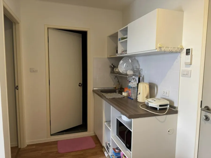 For sale: Lumpini Ville Phra Nang Klao-Riverview, 8th floor, bright and comfortable room with a large sofa for comfortable sitting. Hurry and book now