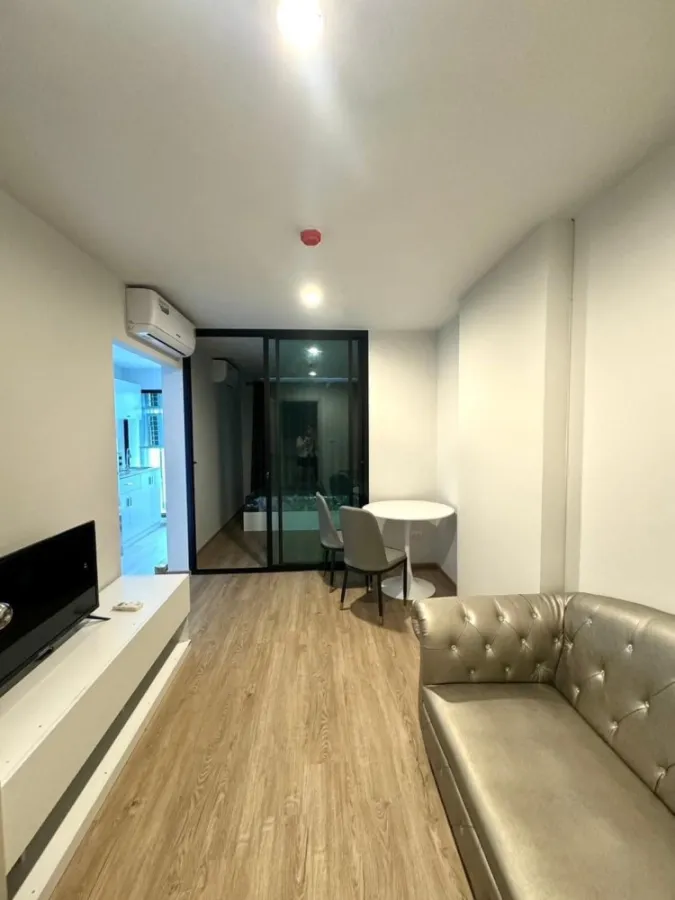For rent: Hi Chaengwattana 19 Condo, separate bedroom, complete furniture + electrical appliances. Hurry and reserve before you miss out.