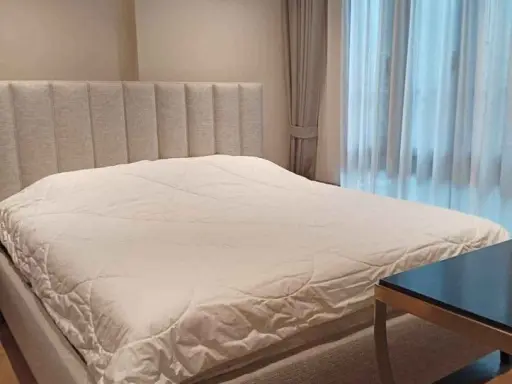 For rent, The Reserve Sukhumvit 61, nice room, well-furnished, plus a soft and comfortable sofa. Book now, don't miss it.