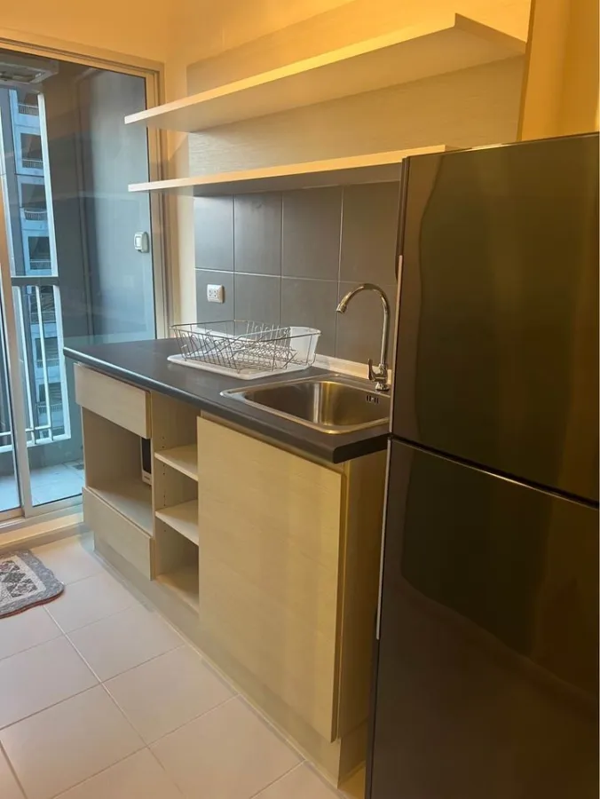 For sale and rent, Aspire Ratchada-Wong Sawang, high floor, nice bedroom with separate kitchen. Don't just look, hurry and book now.