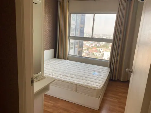 For rent, The Trust Condo Ngamwongwan, room for 2 people to live comfortably, get great street view, good price, book now.