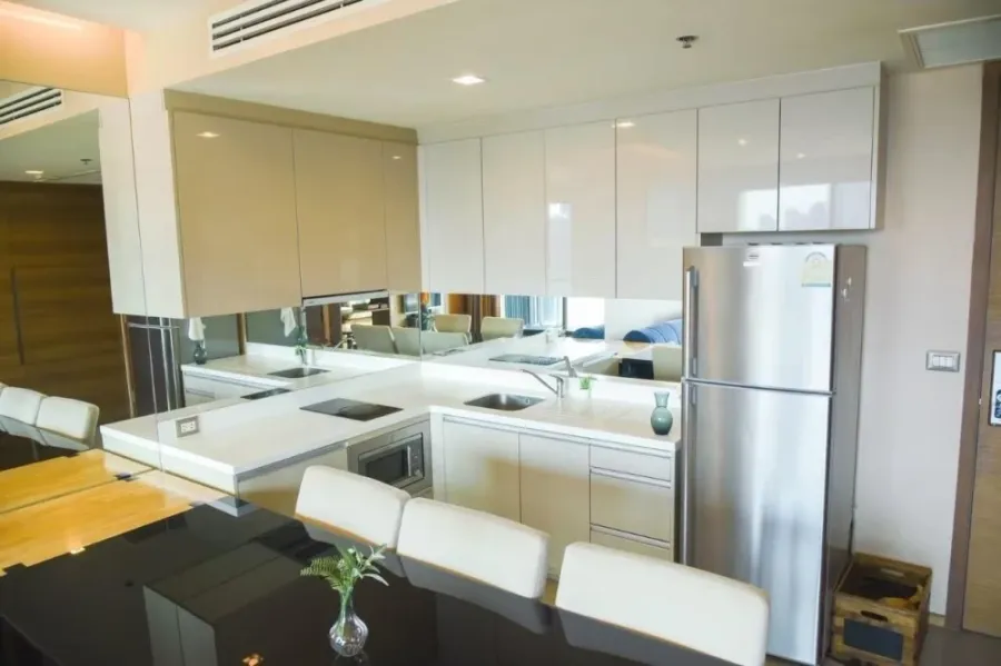 For sale or rent, The Address Sathorn, 2 bedrooms, lots of usable space. Comes with complete amenities. Book now.