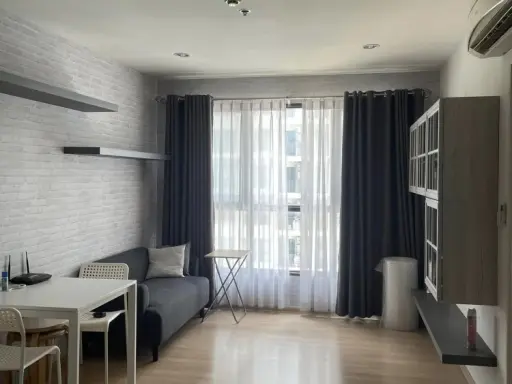 Sell The Base Chaengwattana, Building A, 10th floor, corner room, pool view, 2 bedrooms, fully furnished, livable, book now.